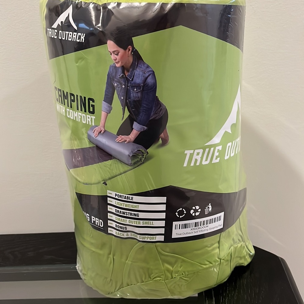 NWT true ourback self inflating Sleeping pad